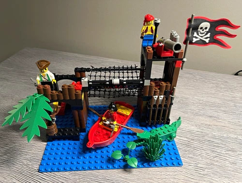 MEOW 6249 Pirates Ambush Classic Pirates 1997 100% Complete w/ Minifigs