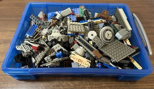 MEOW Pieces/Minifigures/Partial Sets From Star Wars Late 90s Early 00s *As Is*