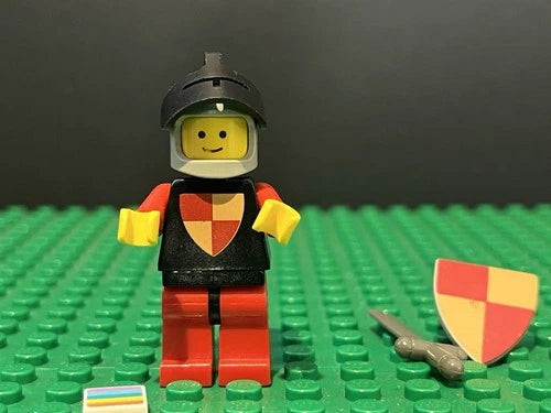 Lego Classic Knights Tournament Minifigure Black Visor Light Gray Helmet cas007