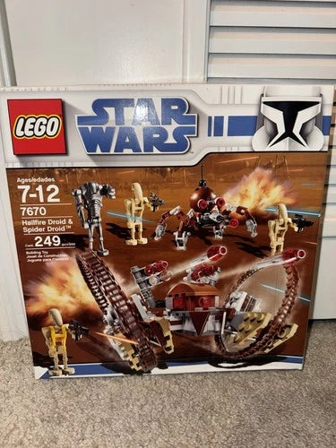 LEGO Star Wars: Hailfire Droid & Spider Droid (7670)