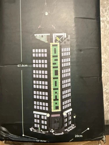 DK TEC CREATORS OSCORP Building 80033 2539pcs Light Up, Spider-Man, L Compatible
