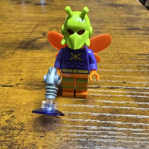 RARE MEOW Killer Moth minifigure. Only released in one set ever. Lightly used.