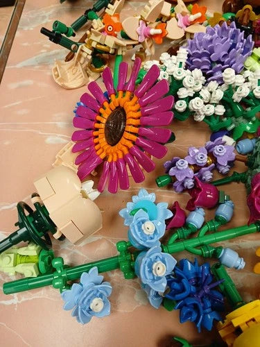 Lot Official LEGO Botanicals & Boutique Flowers Assorted Great Cond 2 gallon Bag