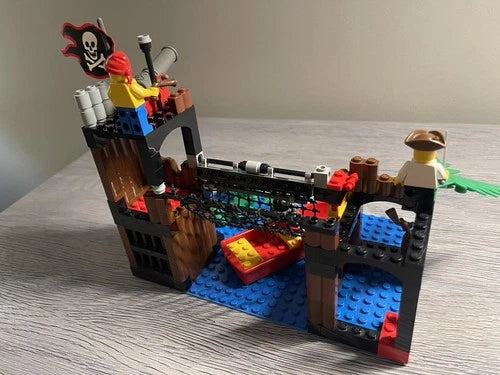 MEOW 6249 Pirates Ambush Classic Pirates 1997 100% Complete w/ Minifigs
