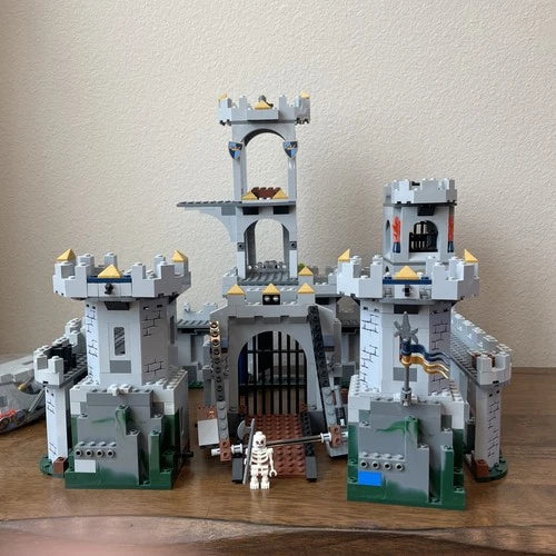 LEGO Castle: King's Castle Siege (7094) - W/ Manuals, Incomplete
