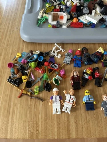 LEGO Bulk Lot 8 lbs Mixed Bricks + 25 Minifigures Marvel Avengers Ninjago Dino