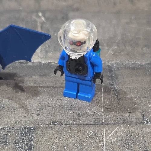 LEGO DC Minifigure Bundle. Lot of 3. Rare. Mr. Freeze. Black Manta. Batman