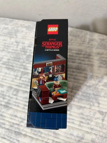New Sealed MEOW Stranger Things Set 40891 "The Squawk" Radio Station, Retired