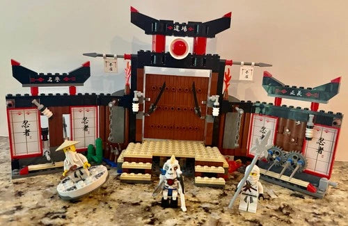 LEGO 2504 Ninjago Spinjitzu Dojo Complete w/ Manuals & Minfigs - NO CARDS *READ*