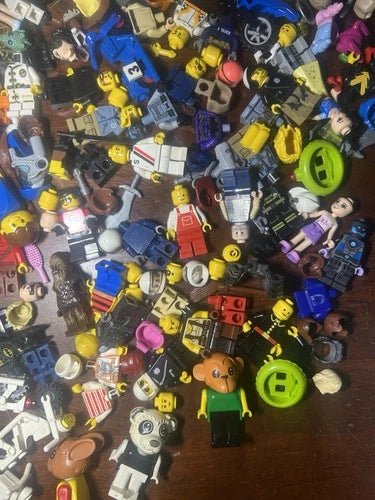 LEGO 15+ lbs Huge Brick Lot includes Minifigs, Animals, motorcycles, accessories