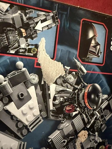 NEW LEGO Star Wars Darth Vader Transformation 75183 Sealed *Shelf Wear*