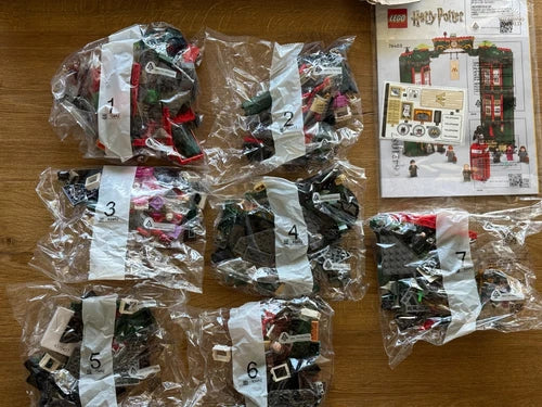 MEOW 76403 Harry Potter: The Ministry of Magic ALL BAGS UNOPENED, Box Damaged