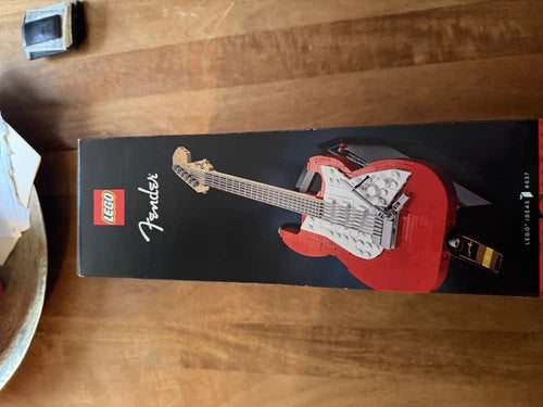 MEOW Ideas Fender Stratocaster 21329 1074pcs 18+ Display Stand Complete Set
