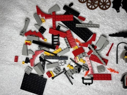 Lego Castle Vintage Set 6047 Traitor Transport Incomplete