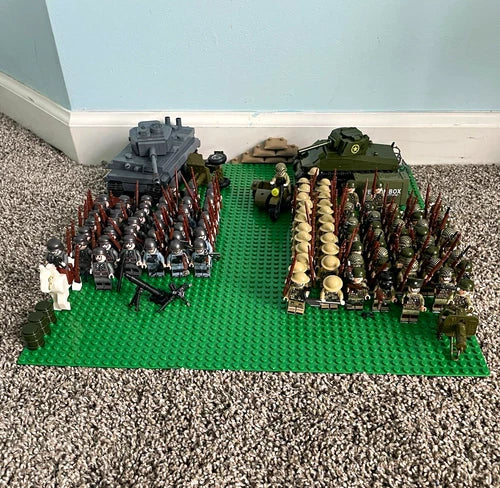 Huge LEGO Soldier Minifigures Lot w/ Weapons, Tanks, Vehicles