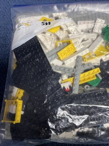 LEGO Town 588 Police Headquarters 100% Complete