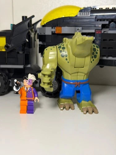 MEOW Batman: Two Face Minifigure sh007 and Killer Croc Big Figure sh0321 2012