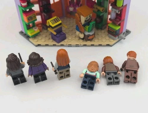 LEGO Harry Potter Diagon Alley Weasleys Wizard Wheezes 76422 INCOMPLETE