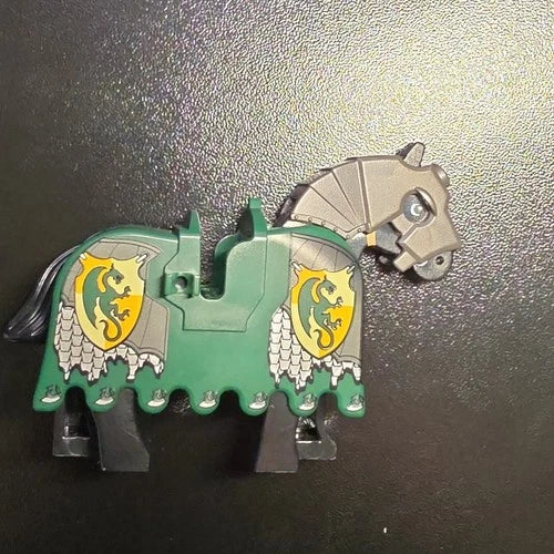 LEGO Green Dragon Barding Ruffled Armor Horse Castle 7187 2490pb10 Clips Intact