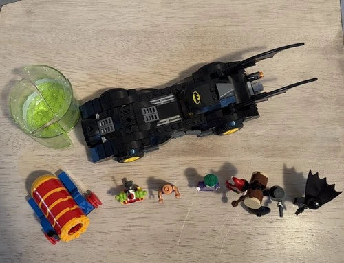LEGO Dc Super Heroes Set 76035 Jokerland PARTIAL set w/ 5 figs. See description