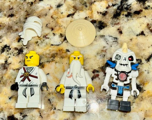 LEGO 2504 Ninjago Spinjitzu Dojo Complete w/ Manuals & Minfigs - NO CARDS *READ*