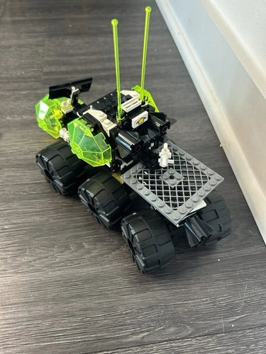 LEGO Space: Spectral Starguider (6933)