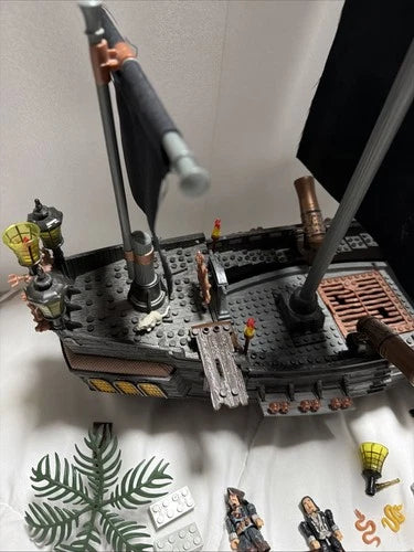 Mega Bloks Pirates of the Caribbean Black Pearl 1017 With Extra Pieces