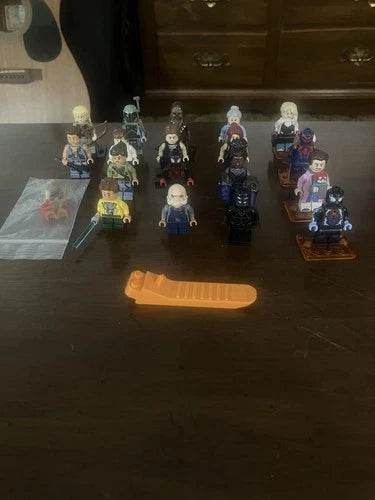 LEGO Minifigures Rare Figures Lot of 19 + Accessories Han Solo Spiderman Gwen…