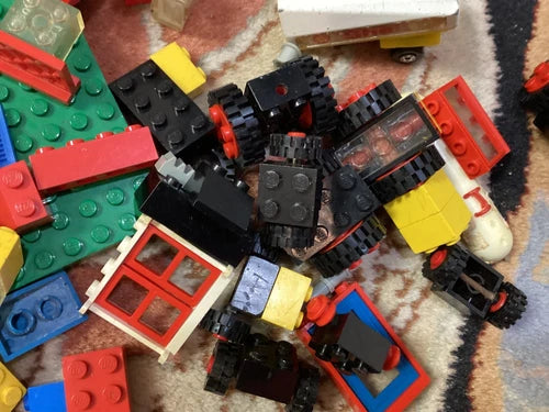 Vtg 1985 Lego Red Carrying Case Plastic Storage Box with LEGOS Pieces