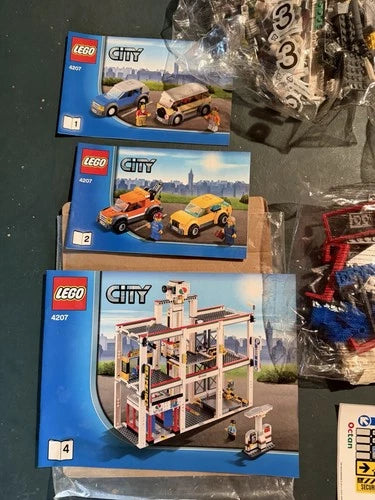 LEGO City: City Garage (4207)