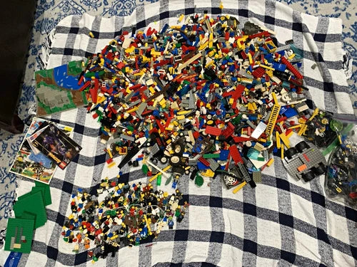 Huge 16.5lb 90s Lego Bulk, figs, Batman, Rock Raiders, space themes and more