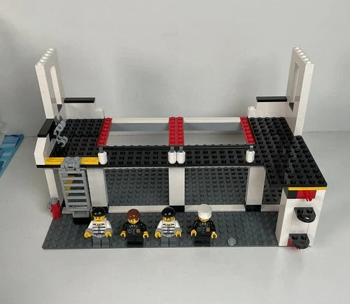 LEGO CITY: Police Headquarters (7744)