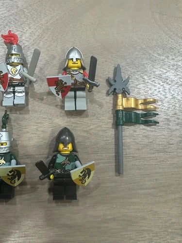 Lego Castle Kingdoms Dragon Knights 7189 7946 10223 cas439 cas440 Minifigures