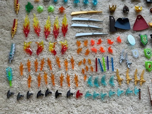 Lego Huge Lot of Chima + Nexo Knights Minifig + Ninjago pieces over 200 pieces!!