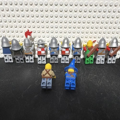 MEOW Castle Minifigure Lot of 12 Medieval Knights & Blue Wizard+ misc medieval