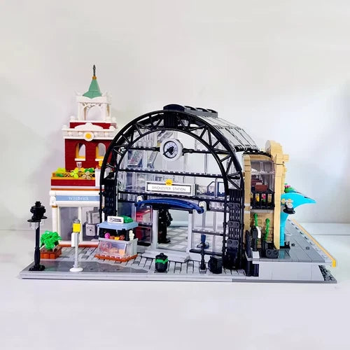New Meeting Point Train Station 2720Pcs Building Blocks Modular City Set