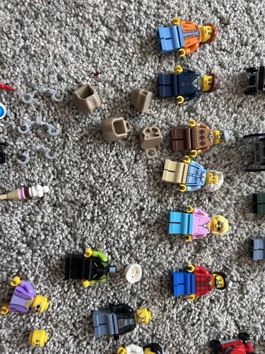 LEGO CITY Minifigures, accessories, and props Lot ~33 complete minifigures