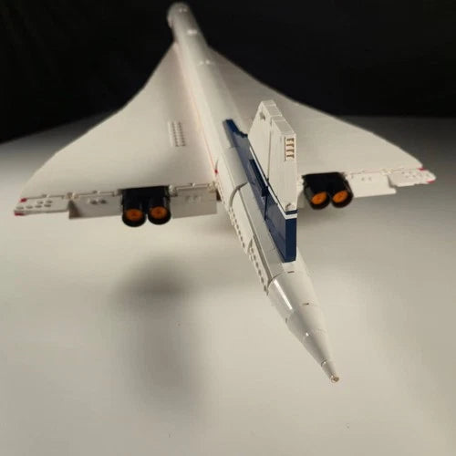 MEOW Icons Concorde 10318 Complete Set 2083pc w/ Display Stand (Missing 1 Piece)