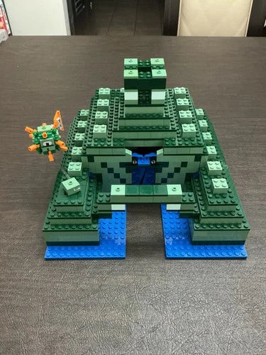 LEGO Minecraft: The Ocean Monument (21136) Missing 1 Sponge And Cave Side Build