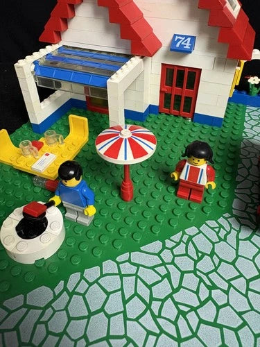 Lego 6374 Holiday Home Classic City Town from 1983 P2