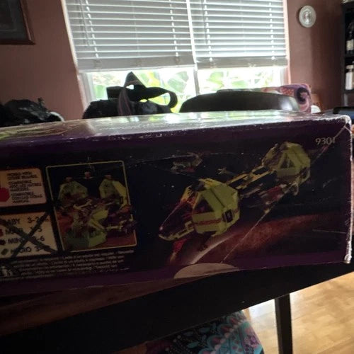 Mega Bloks Planetoids Reptyllian Battleship 9301 Space Set 670 Pieces