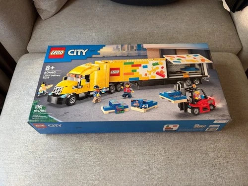 Lego City 60440 Modern Delivery Truck 8 Wide Building Set 1061 Pieces New Sealed