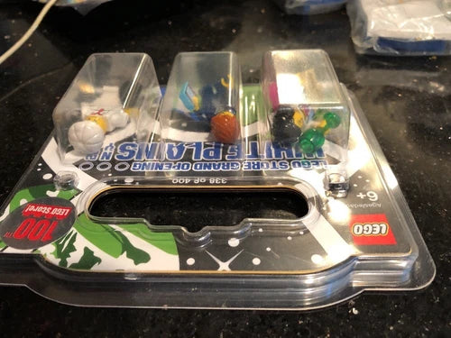 LEGO 100th Store Grand Opening Figure 3-Pack 338 Exclusive 852766 White Plains