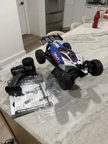 ARRMA Typhon Grom 4x4 Brushed ARA2106T2 Blue/White 2S