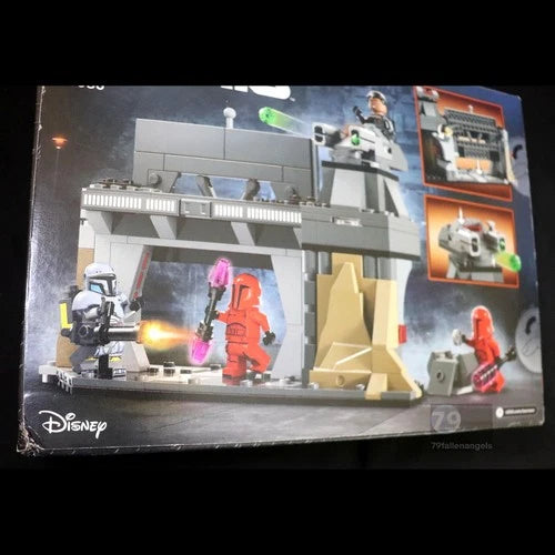 LEGO Star Wars Paz Vizsla and Moff Gideon Battle 75386 New Sealed Dented Corners