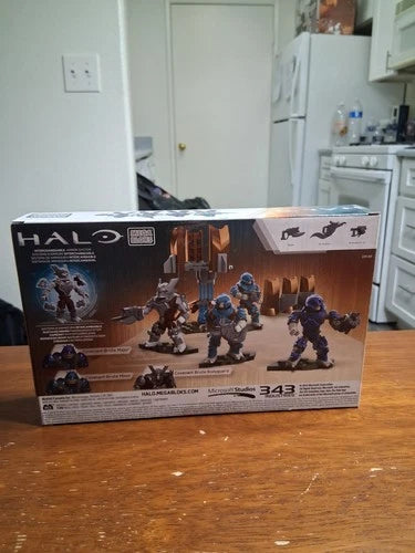 Mega Bloks Halo Covenant Brute Lance DPJ89 130 pcs 8+ Interchangeable Armor