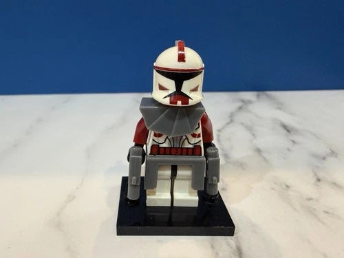 LEGO P1 Commander Fox Clone Wars 7681 Minifigure w/ Alt Legs and Visor