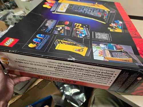 SEALED! BOX WEAR MEOW Icons PAC-MAN Arcade 10323 – Retro Gaming Display Set