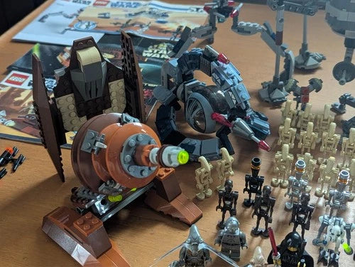 LEGO Star Wars Separatist Army Lot Vintage Count Dooku Spider Droid Geonosians