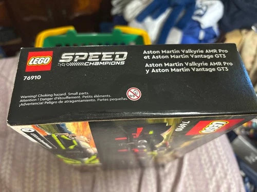 LEGO SPEED CHAMPIONS: Aston Martin Valkyrie AMR Pro and Aston Martin Vantage GT3